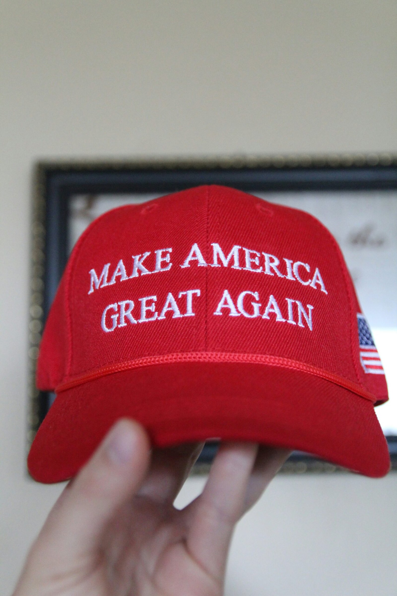 a red hat that says make america great again